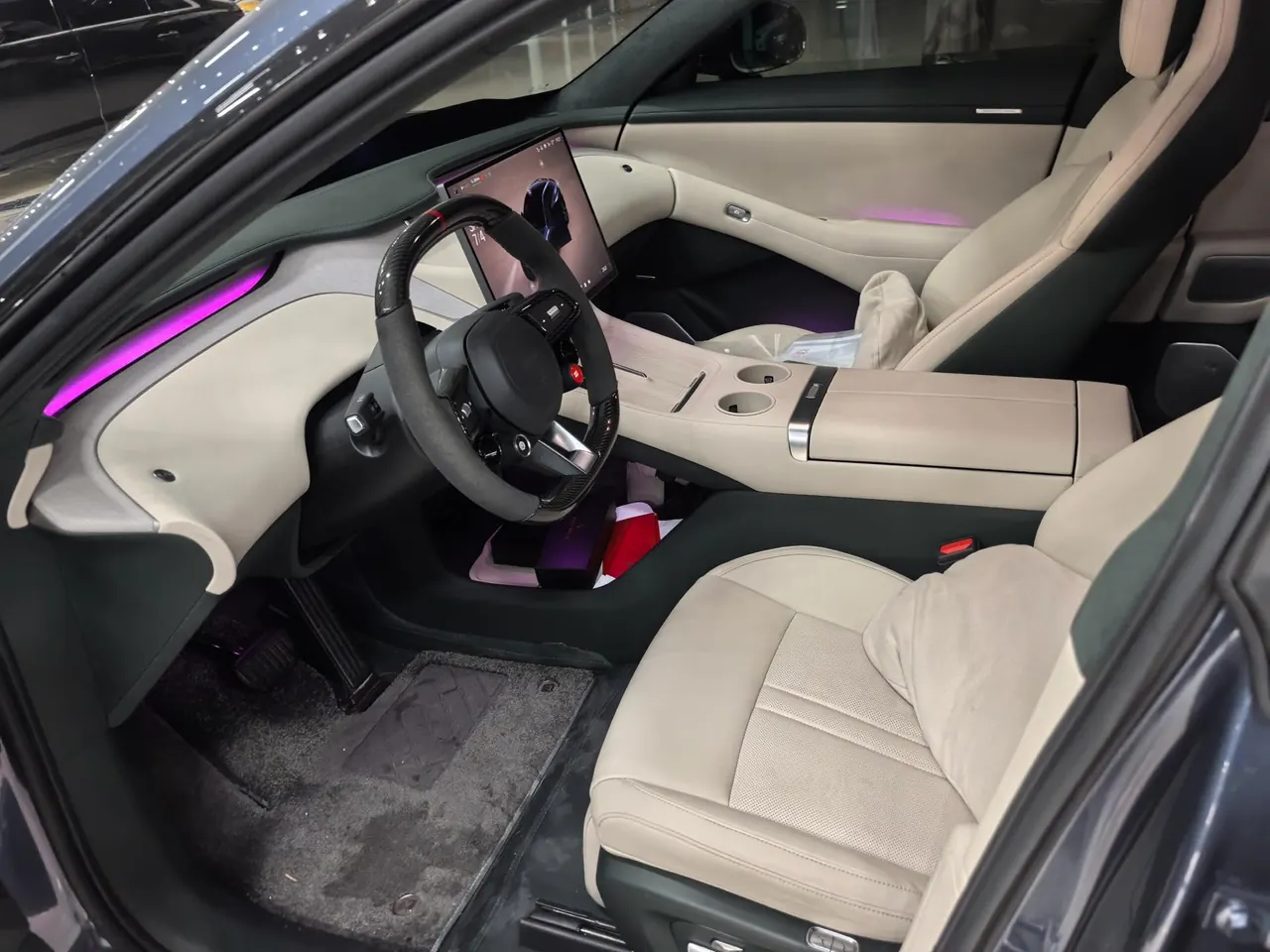 MI 2025 YU7 Long Endurance High Performance Four-wheel Drive Max Edition Automatic Gear 3