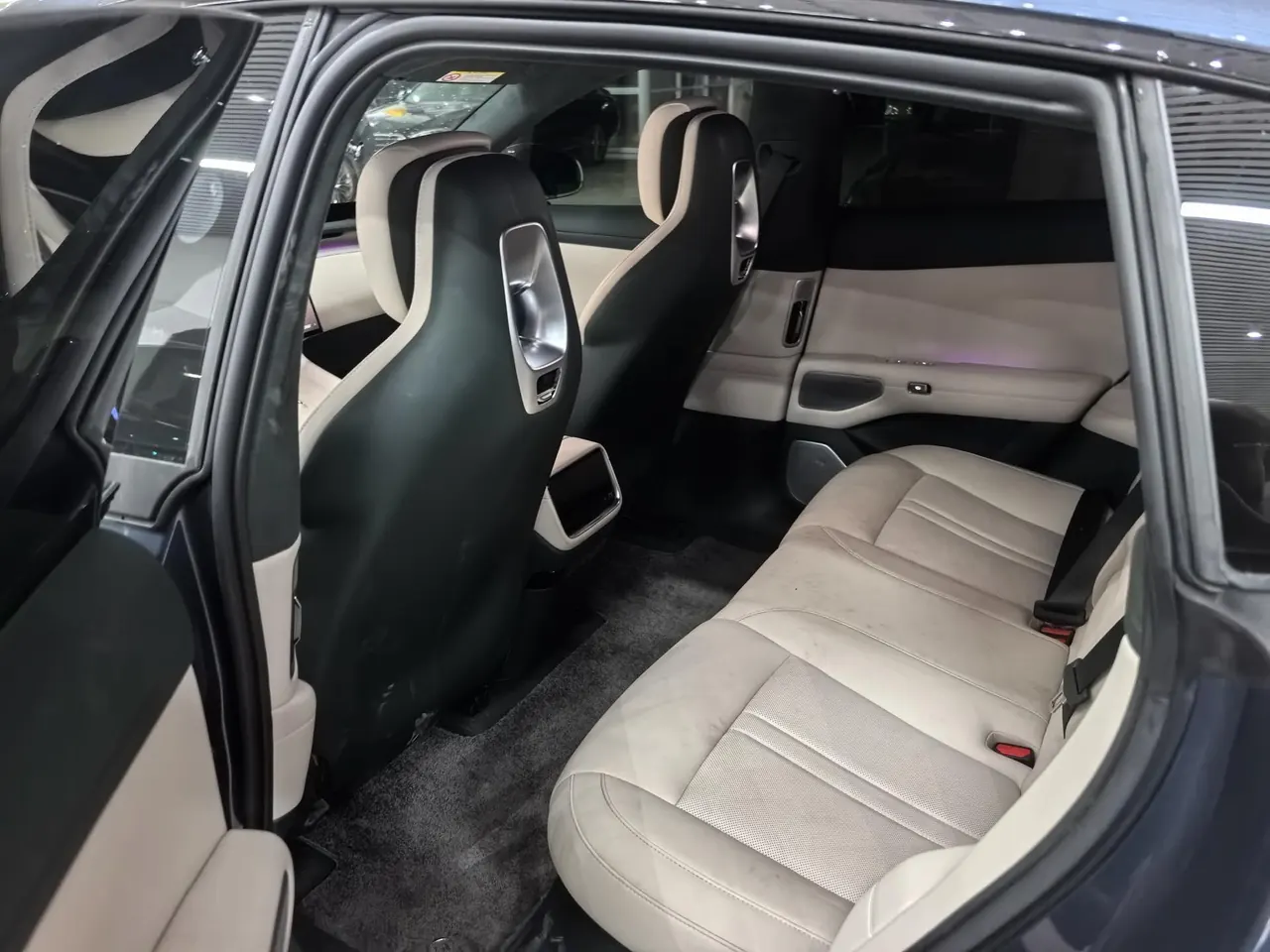 MI 2025 YU7 Long Endurance High Performance Four-wheel Drive Max Edition Automatic Gear 4
