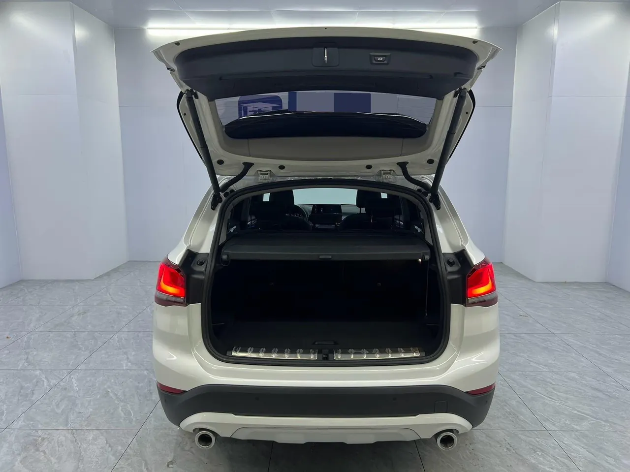 BMW 2022 X1 sDrive20Li 1.5T fashion automatic gear 14