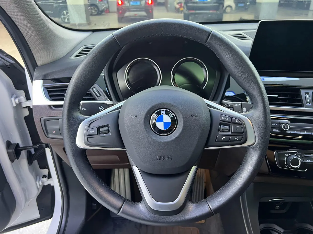 BMW 2022 X1 sDrive20Li 1.5T fashion automatic gear 7
