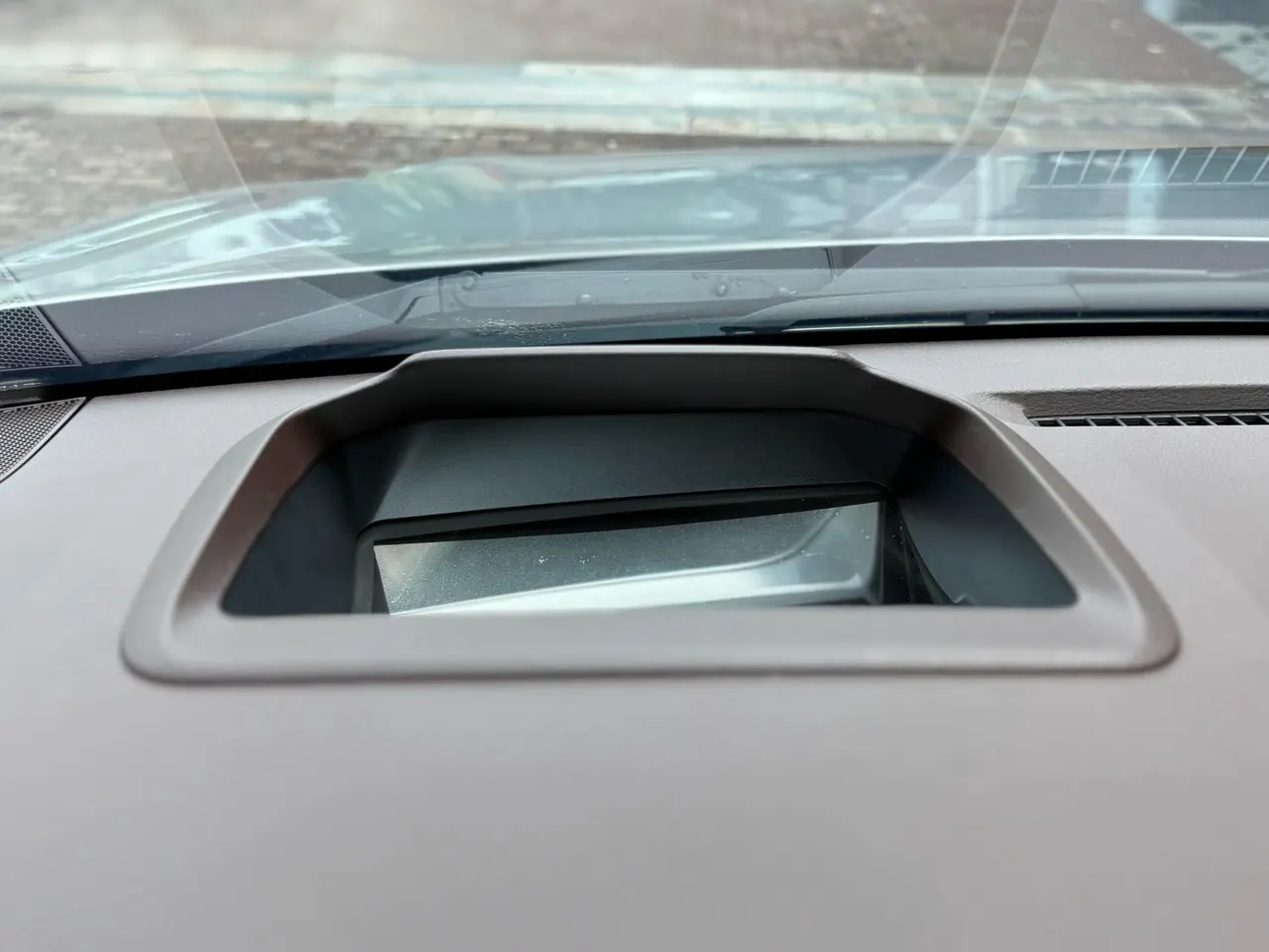 Toyota 2021 Sana 2.5 Stepless Platinum Edition Automatic Transmission 12