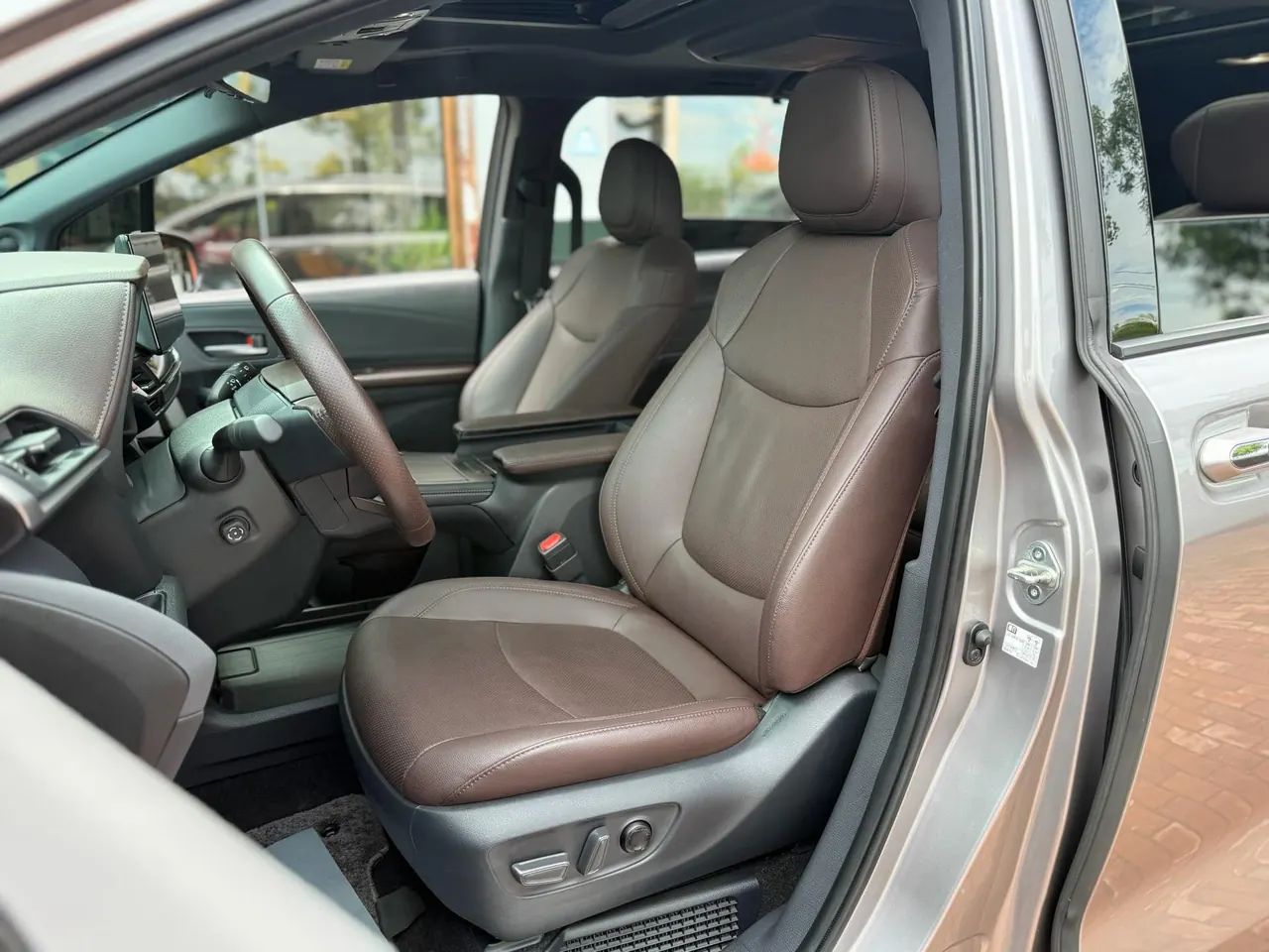 Toyota 2021 Sana 2.5 Stepless Platinum Edition Automatic Transmission 18