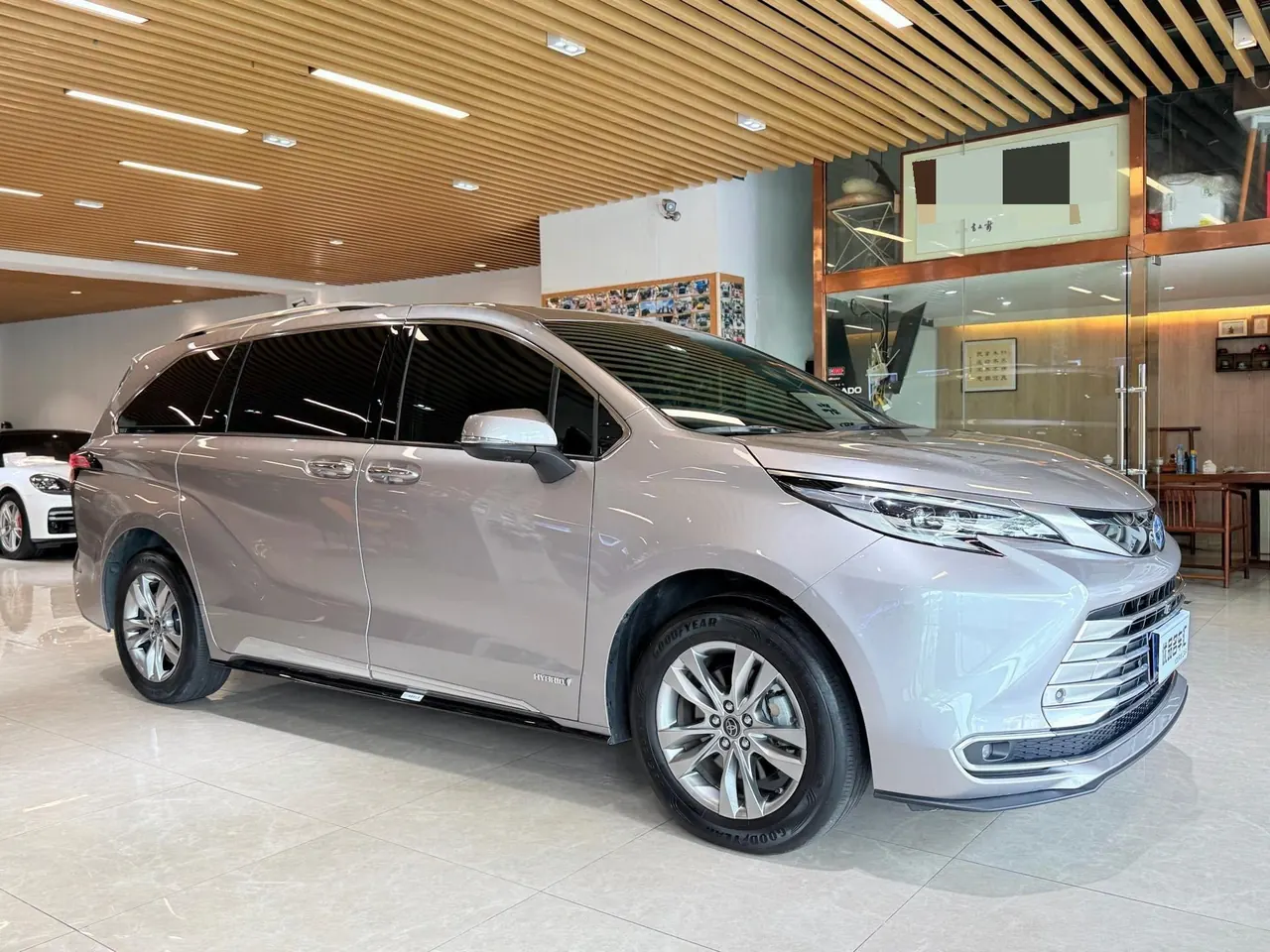 Toyota 2021 Sana 2.5 Stepless Platinum Edition Automatic Transmission 2