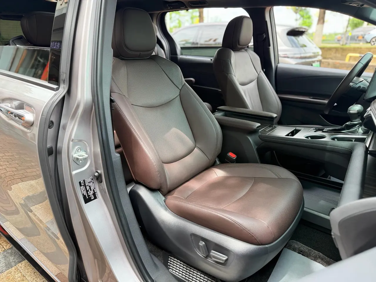 Toyota 2021 Sana 2.5 Stepless Platinum Edition Automatic Transmission 22