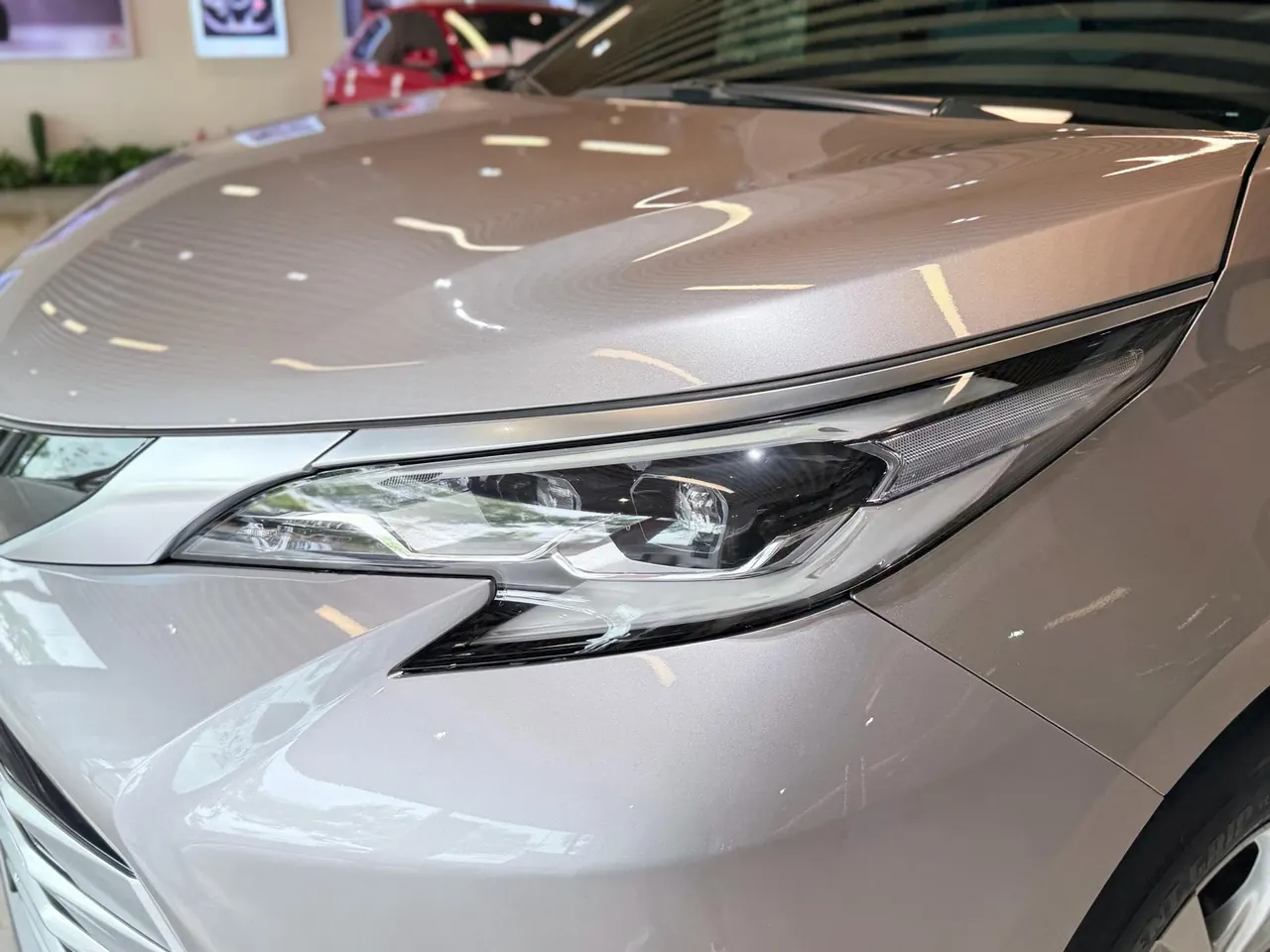 Toyota 2021 Sana 2.5 Stepless Platinum Edition Automatic Transmission 6