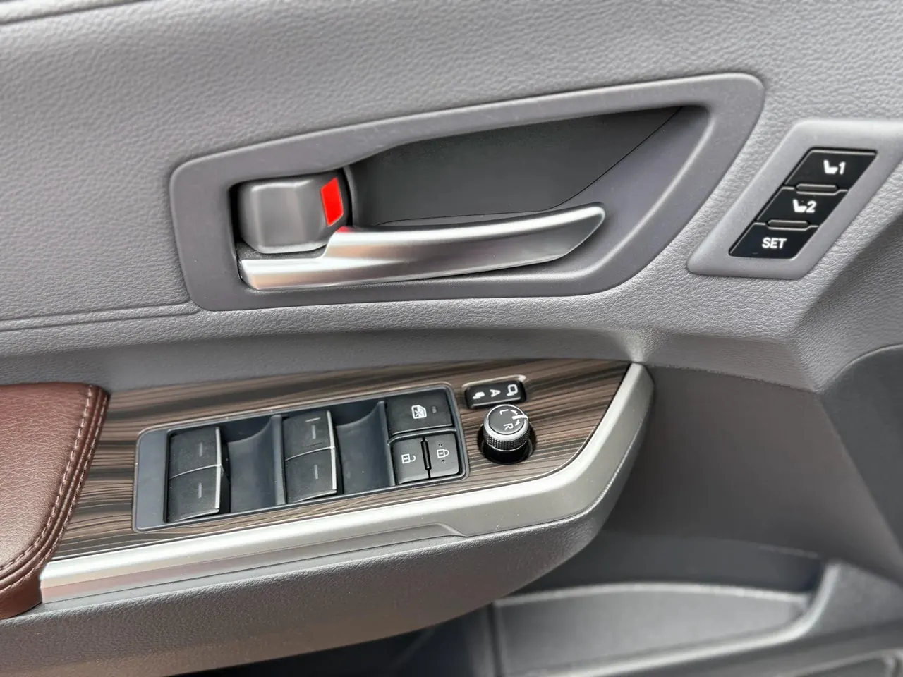 Toyota 2021 Sana 2.5 Stepless Platinum Edition Automatic Transmission 9