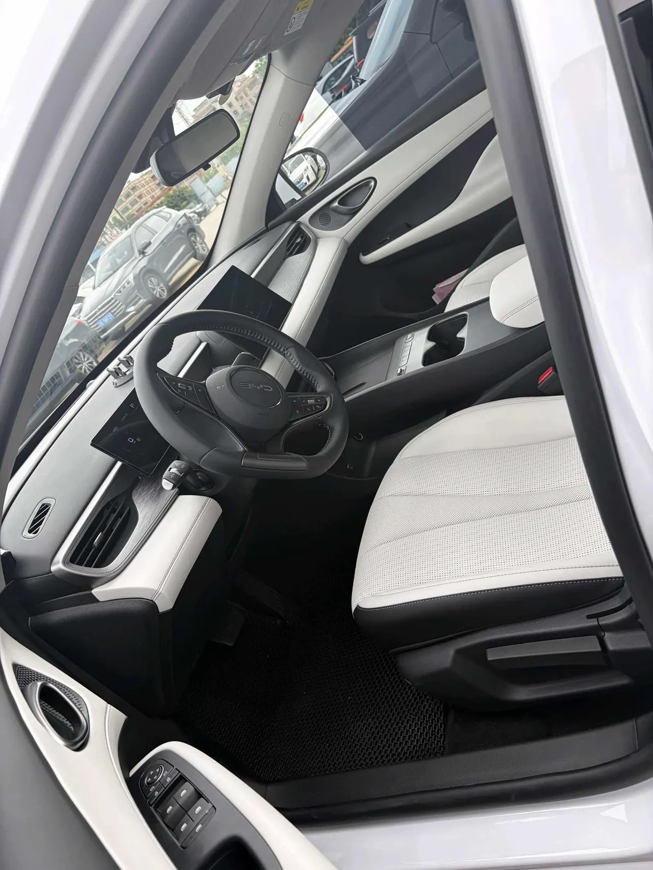 BYD 2026 seals 05 DM-i 1.5 stepless 128KM luxury automatic gear 4