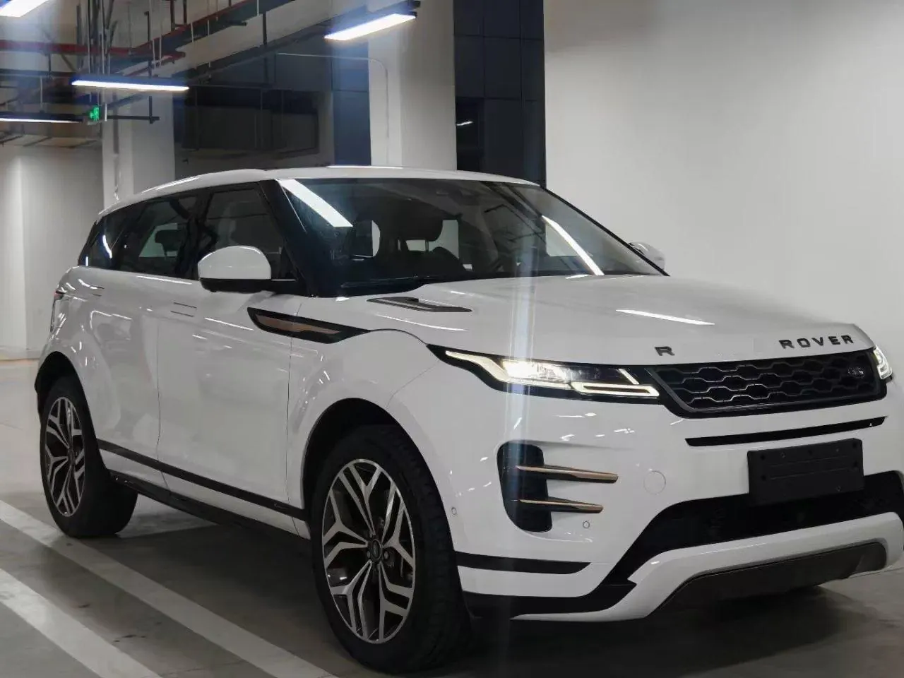 Land Rover 2020 Range Rover Aurora 48V 2.0T 249PS R-DYNAMIC SE Sports Technology Edition Automatic Gear 3