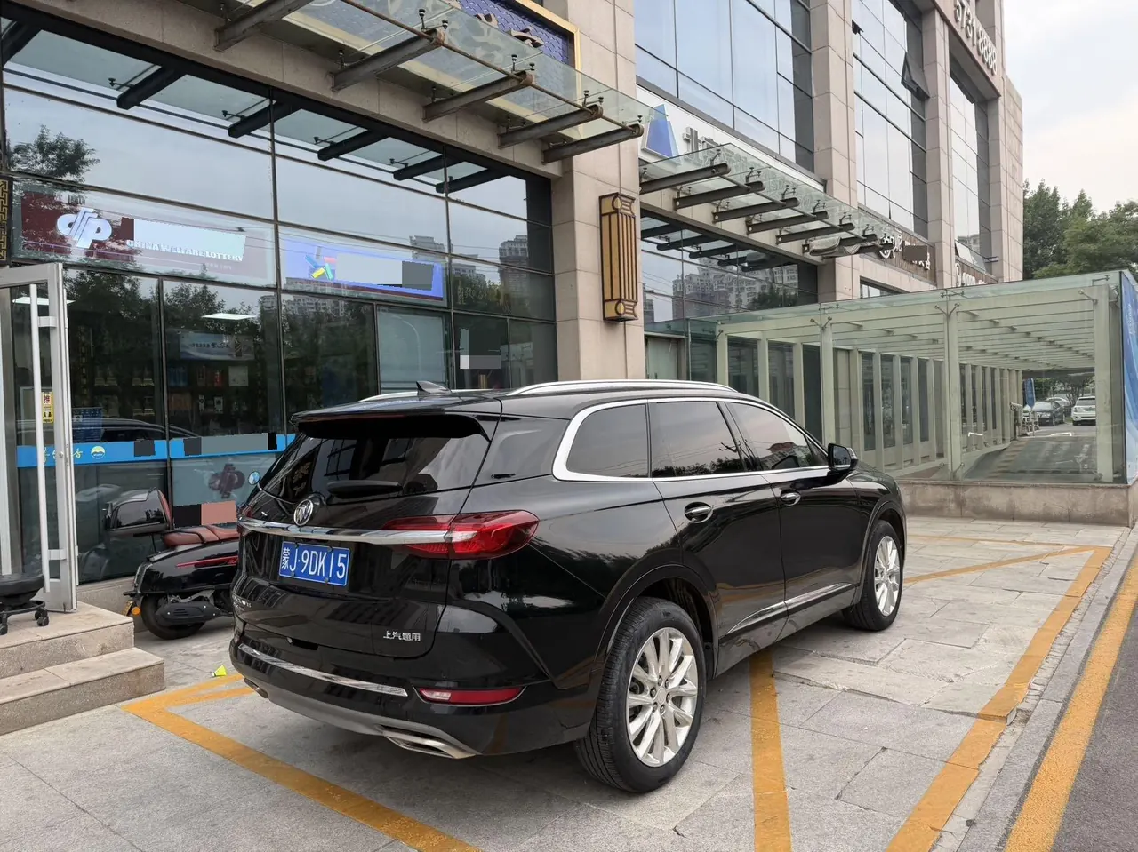 Buick 2020 Angke Flag 2.0T 28T Four-wheel Drive Flagship Automatic Gear 3