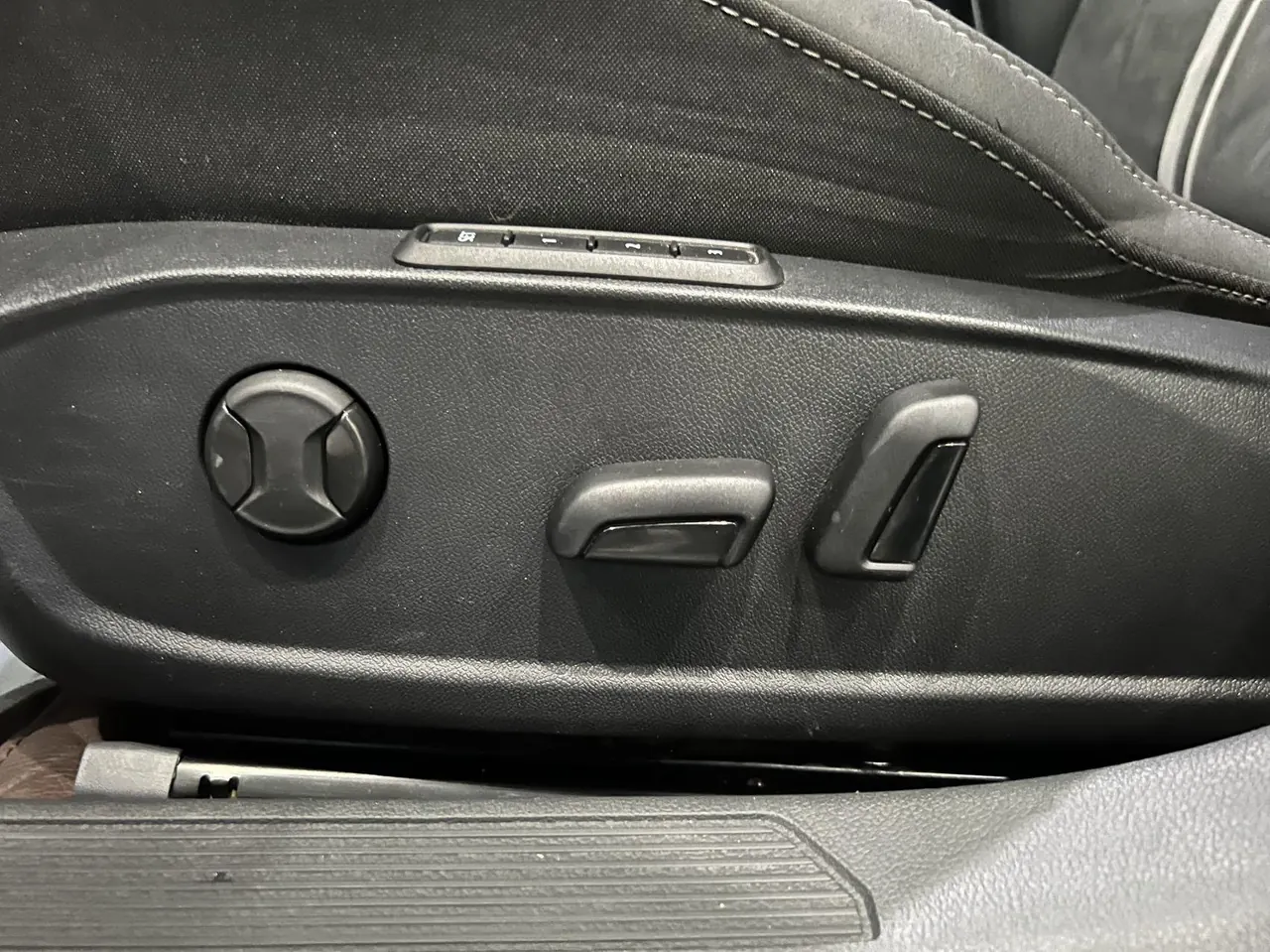 Volkswagen 2021 Golf 8 R-Line 1.4TSI 280TSI Automatic 15
