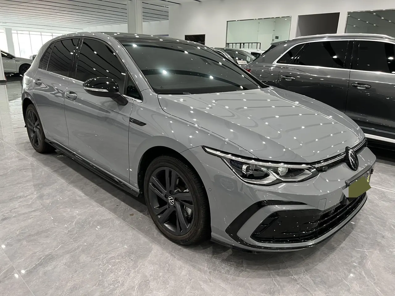 Volkswagen 2021 Golf 8 R-Line 1.4TSI 280TSI Automatic 3