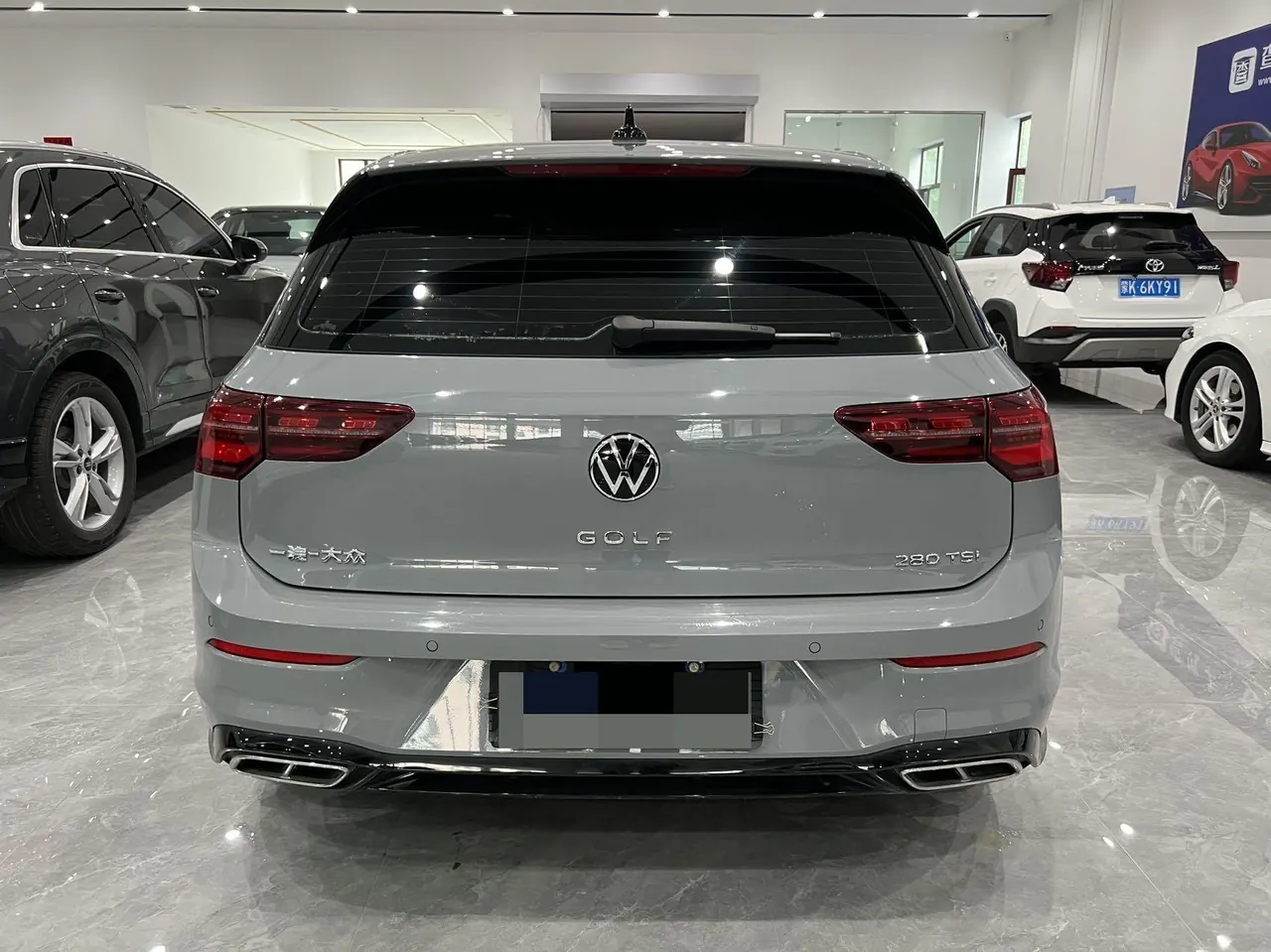 Volkswagen 2021 Golf 8 R-Line 1.4TSI 280TSI Automatic 5