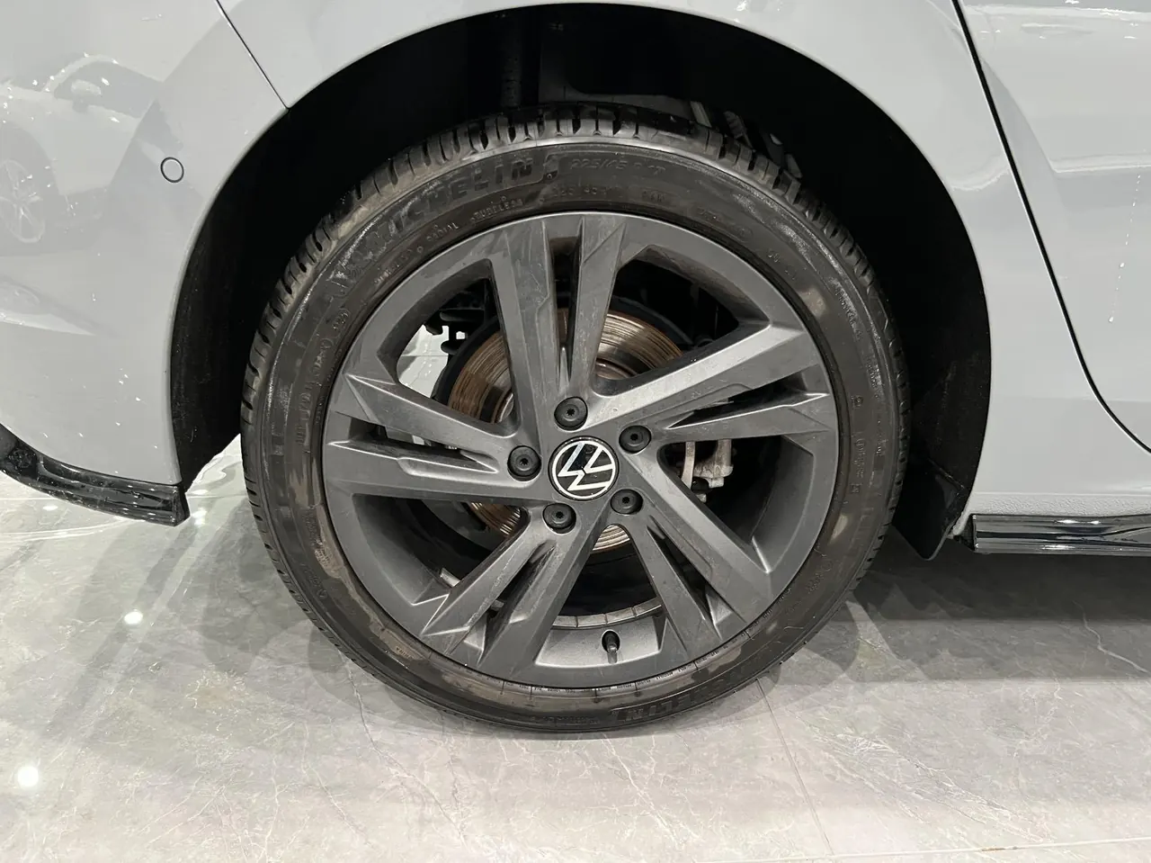 Volkswagen 2021 Golf 8 R-Line 1.4TSI 280TSI Automatic 7