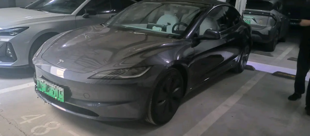 Tesla 2023 Model 3 Rejuvenation Edition Rear Wheel Drive Automatic Transmission - View 1