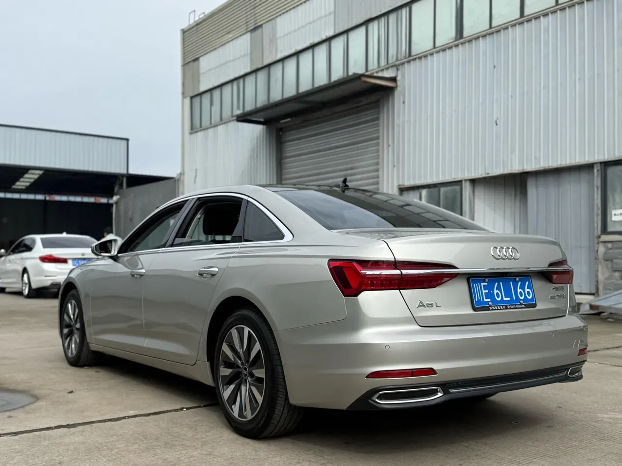 Audi 2022 A6L 2.0TFSI 45TFSI Zhenzhiya Automatic Gear 3
