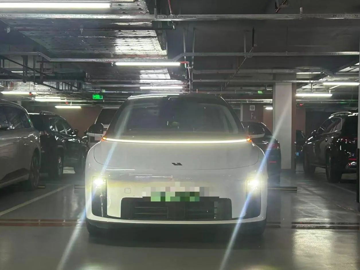 Li 2025 i8 Standard Edition Automatic Gear 2