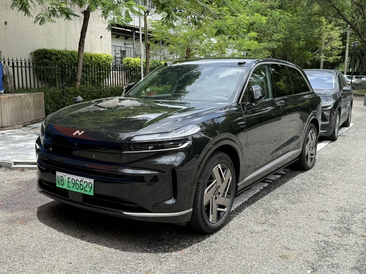 Open image lightbox: ONVO 2025 L90 Max six-seat automatic gear