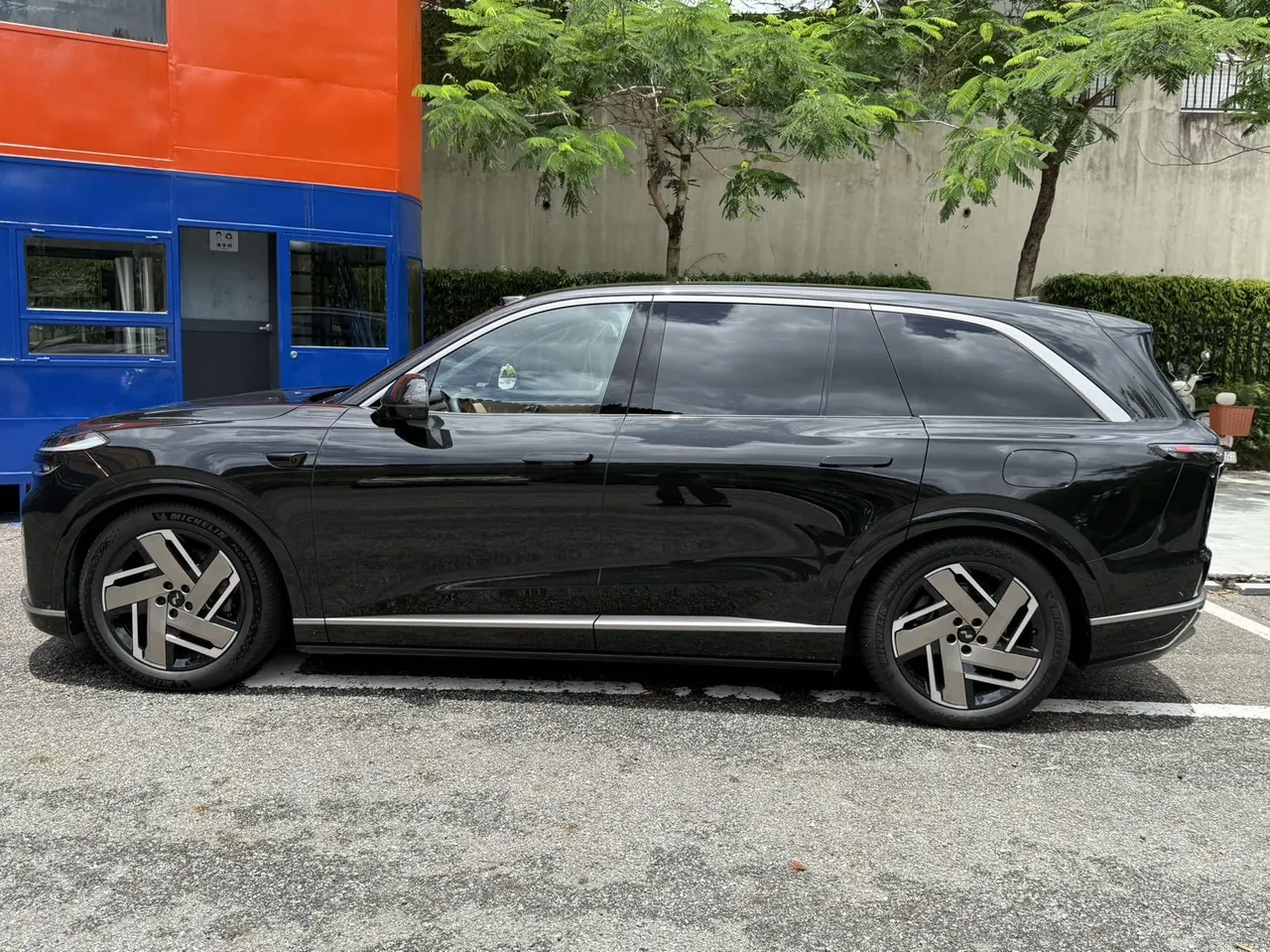 ONVO 2025 L90 Max six-seat automatic gear 12