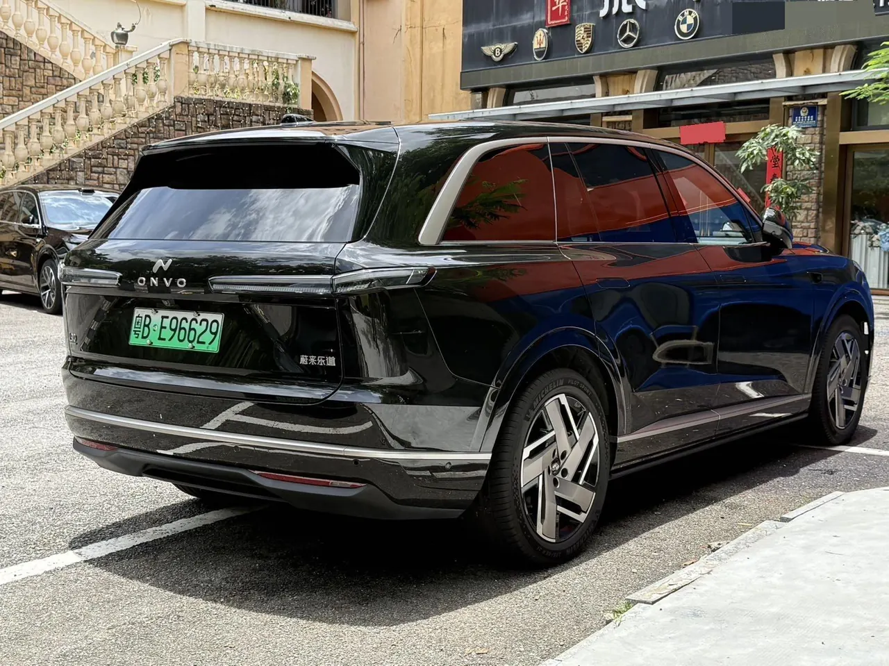 ONVO 2025 L90 Max six-seat automatic gear 5
