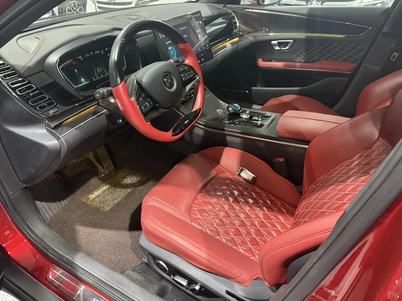 BYD 2020 Han four-wheel drive high-performance flagship automatic gear 9