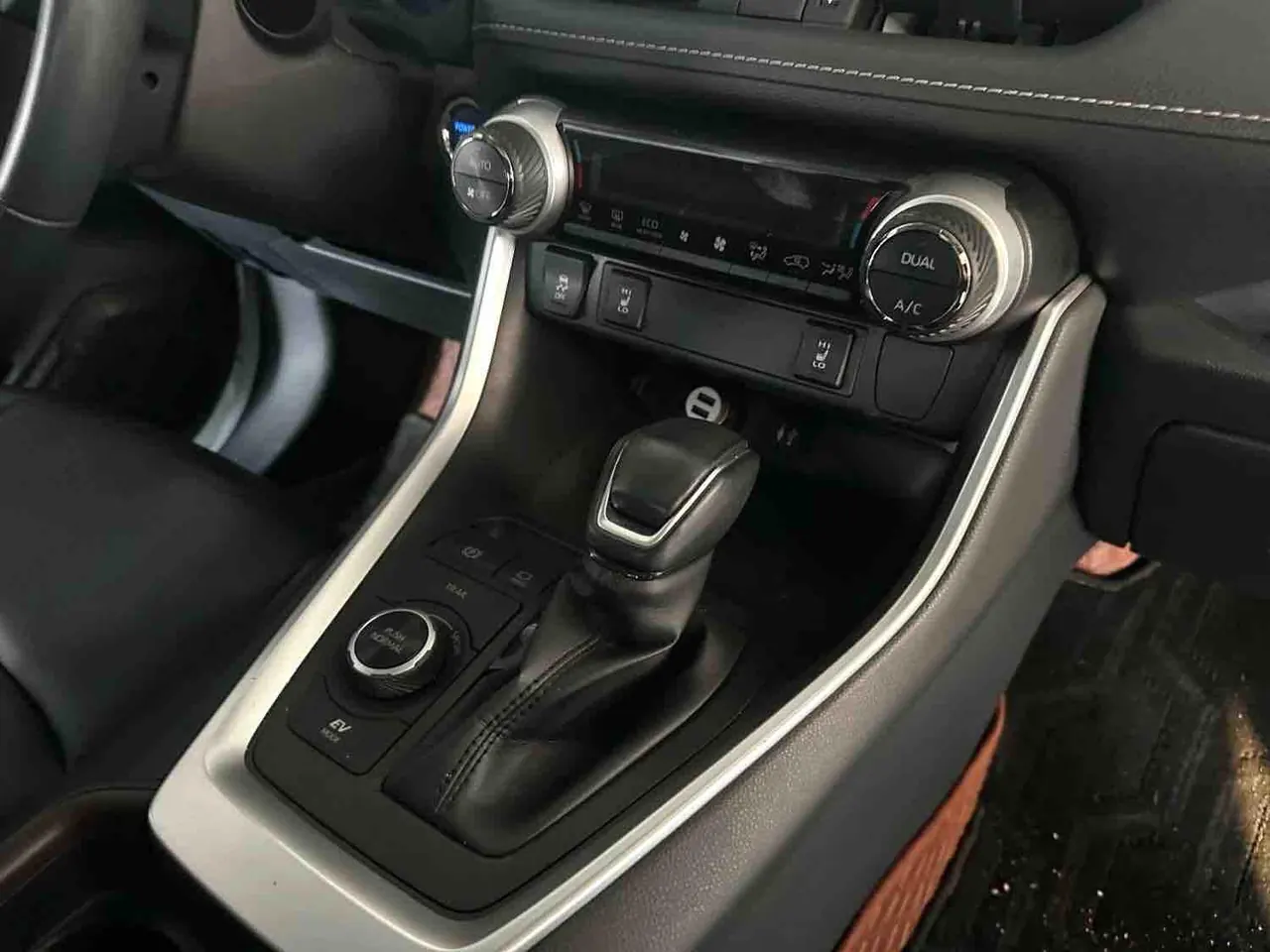 Toyota 2020 RAV4 Rongfang Double Engine 2.5 Stepless Four-wheel Drive Elite PLUS Automatic Gear 5