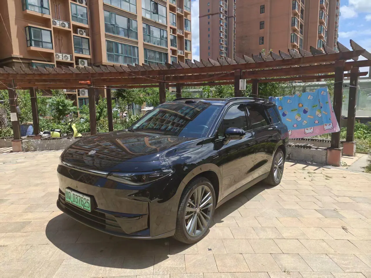 Leapmotor 2026 C 16 630 Laser Radar Zhizun Edition 6-seat Automatic Gear - View 1