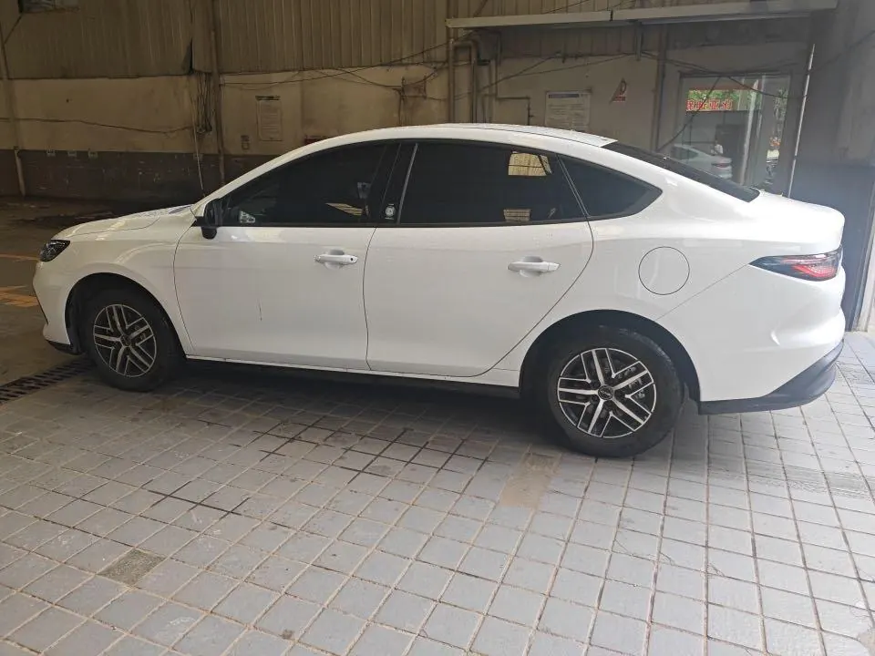 BYD 2026 seals 05 DM-i 1.5 stepless 210KM noble automatic gear 2