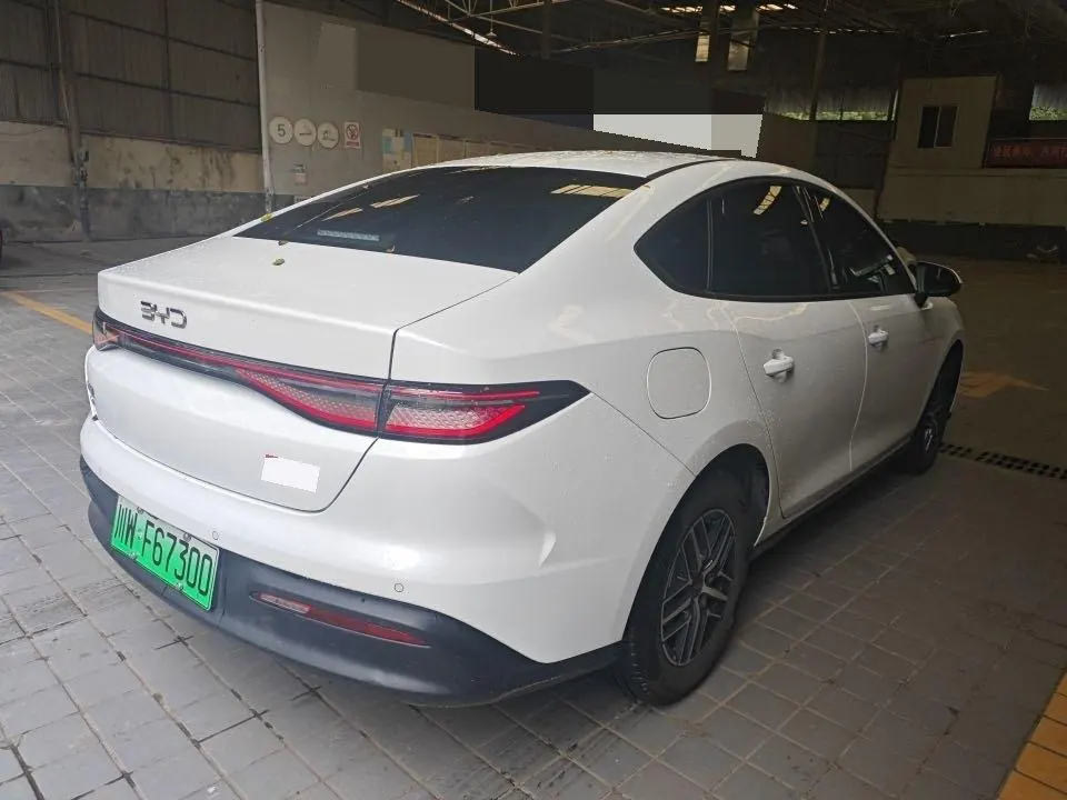 BYD 2026 seals 05 DM-i 1.5 stepless 210KM noble automatic gear 3