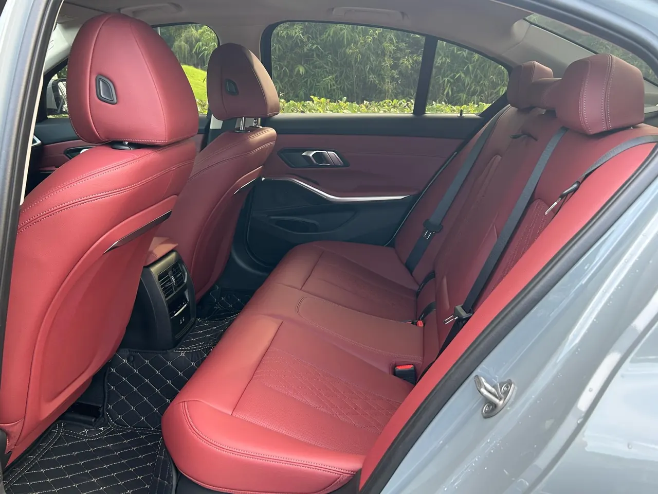 BMW 3 Series 2026 325i 2.0T M Sports Suit Automatic Gear 10