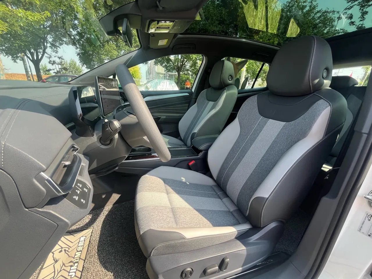 Volkswagen 2025 ID. 4 CROZZ Pure Edition Automatic Transmission 9
