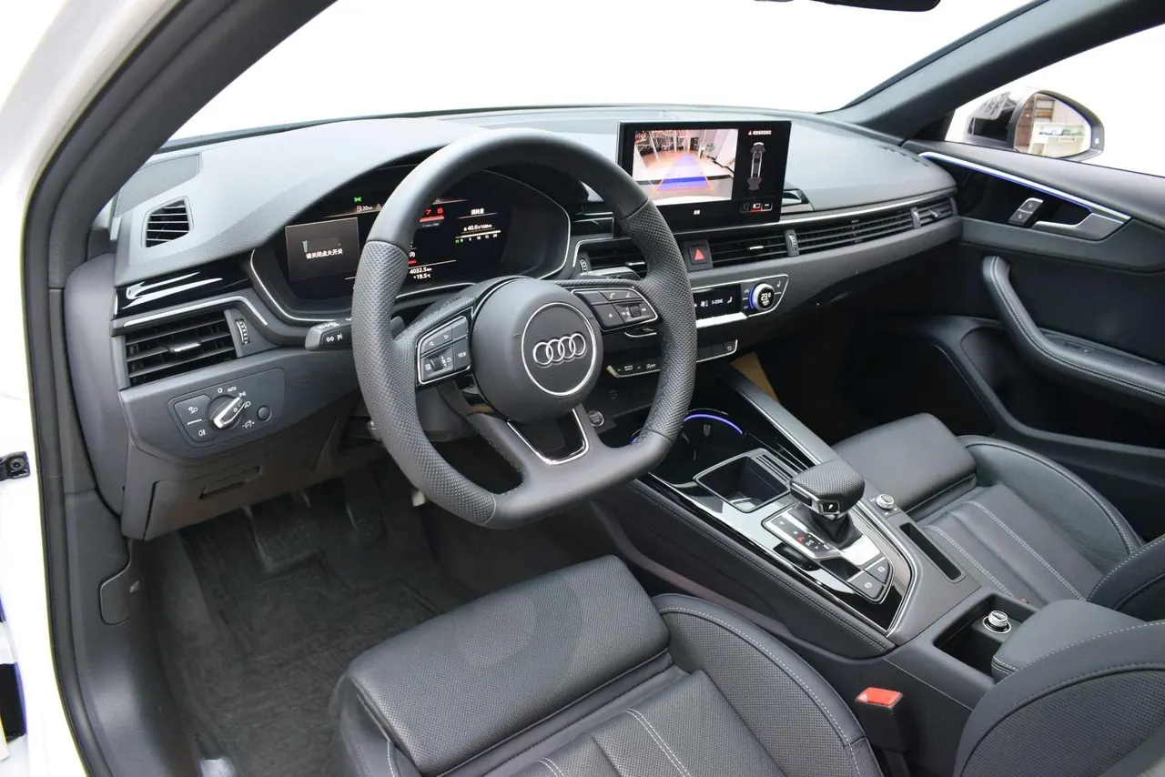 Audi 2024 A4L 2.0TFSI 40TFSI Deluxe Dynamic Automatic 4