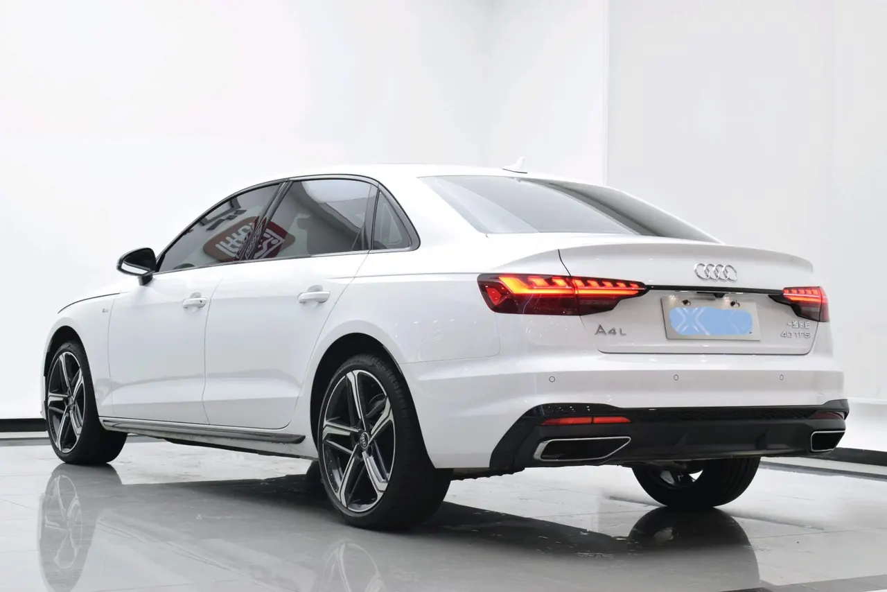 Audi 2024 A4L 2.0TFSI 40TFSI Deluxe Dynamic Automatic 9