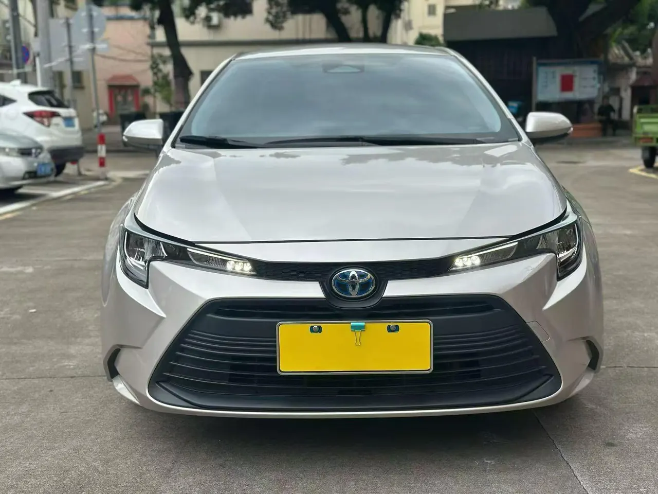 Toyota 2023 Lei Ling Shuangqing 1.8 Stepless Intelligent Electric Hybrid Leading Edition Automatic Gear 2