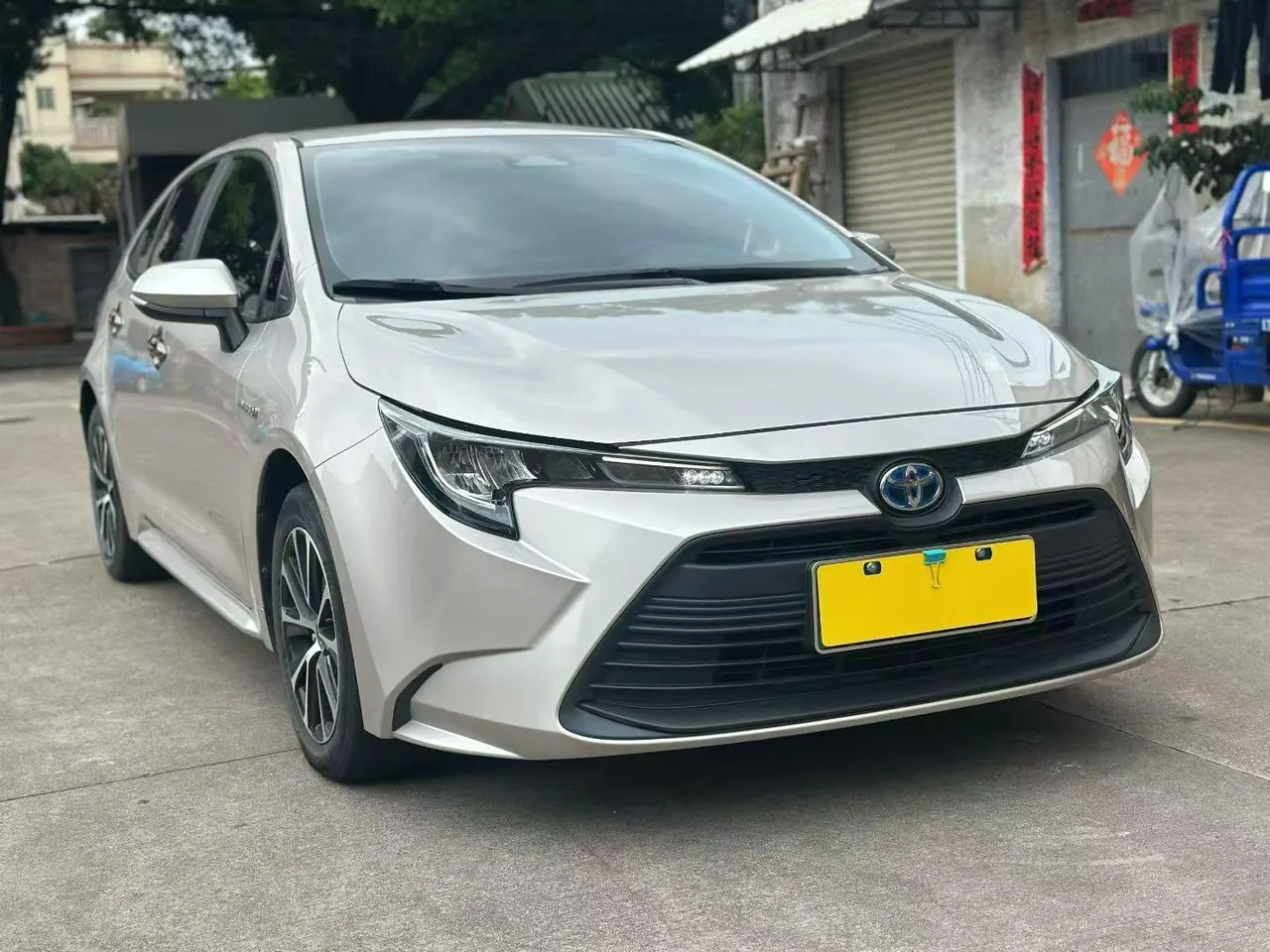 Toyota 2023 Lei Ling Shuangqing 1.8 Stepless Intelligent Electric Hybrid Leading Edition Automatic Gear 3