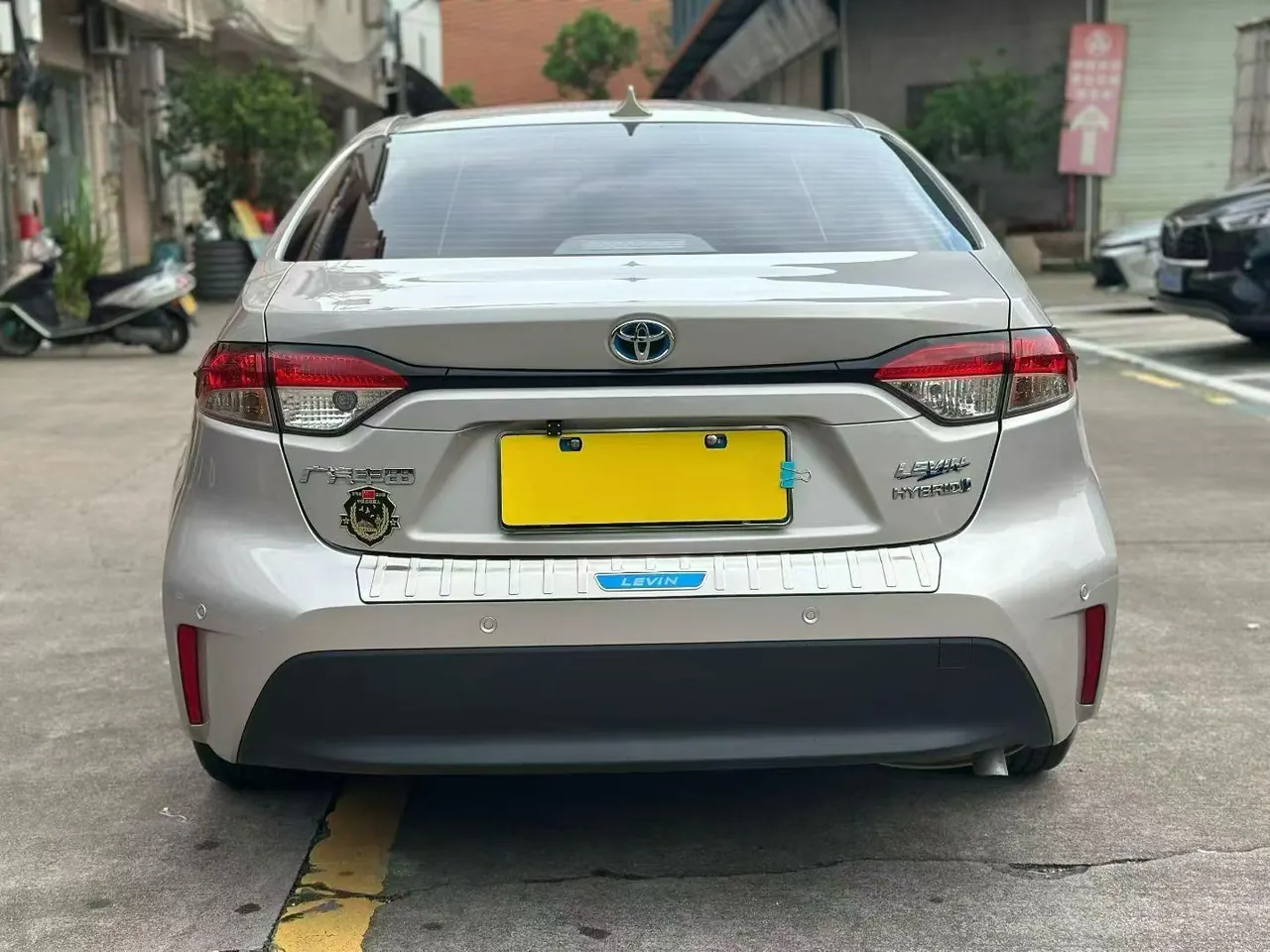 Toyota 2023 Lei Ling Shuangqing 1.8 Stepless Intelligent Electric Hybrid Leading Edition Automatic Gear 5