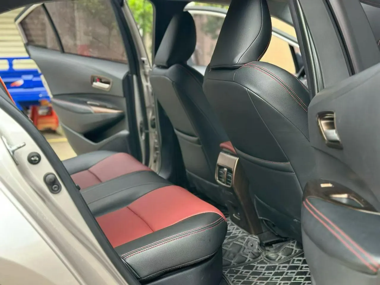 Toyota 2023 Lei Ling Shuangqing 1.8 Stepless Intelligent Electric Hybrid Leading Edition Automatic Gear 8