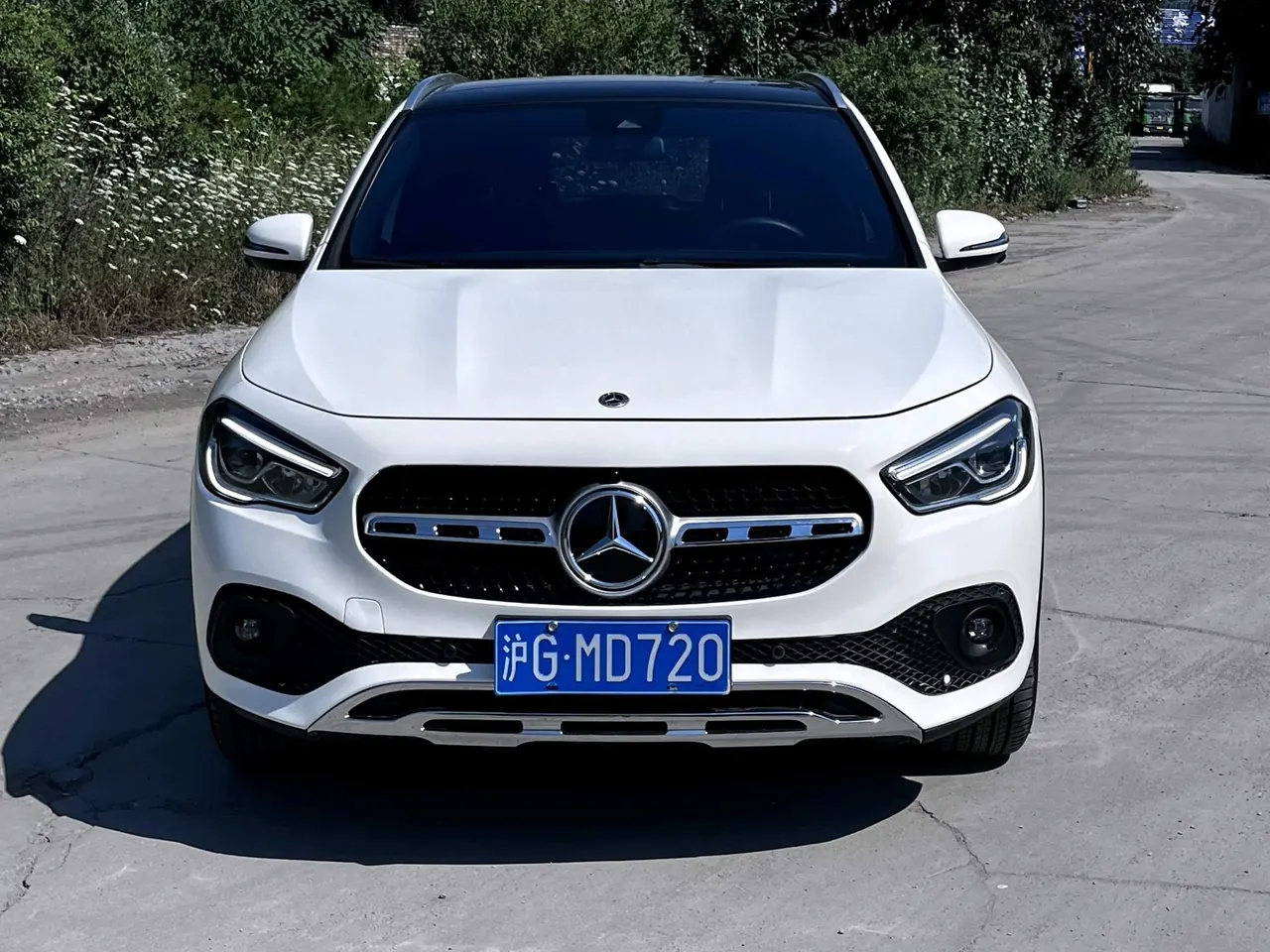 Mercedes Benz 2023 GLA 220 2.0T automatic gear 2