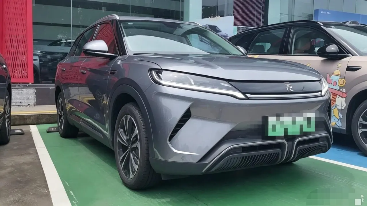 BYD 2024 Yuan UP 401KM Leading Automatic Gear 3