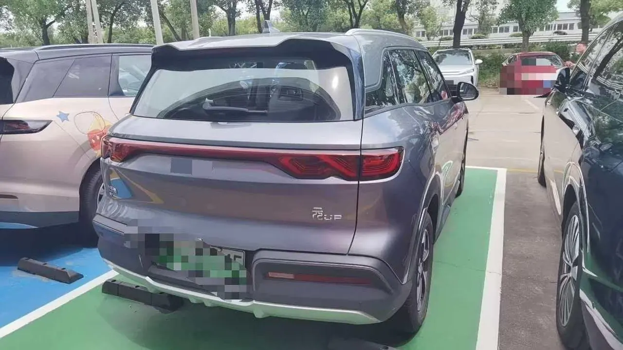 BYD 2024 Yuan UP 401KM Leading Automatic Gear 4