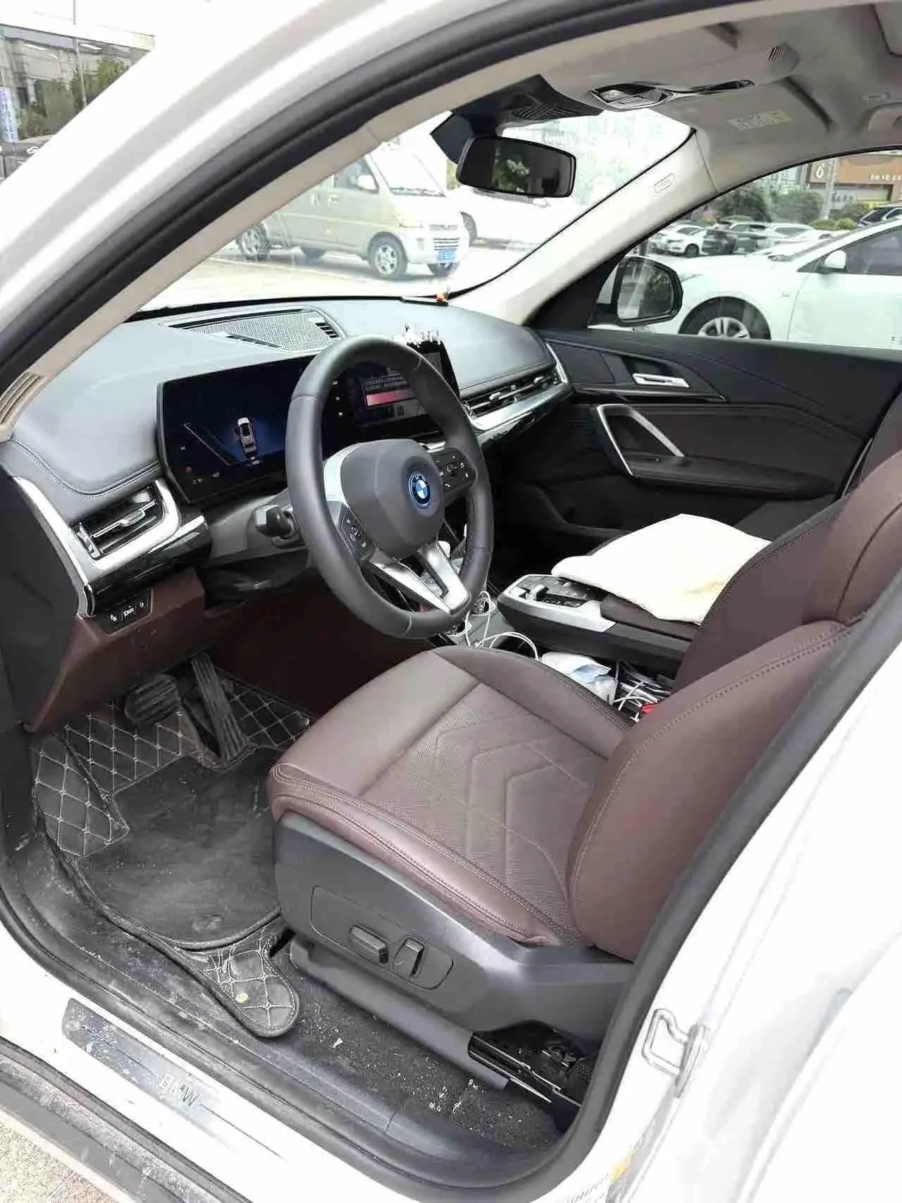 BMW 2025 iX1 eDrive25L eDrive25L X design set automatic gear 2