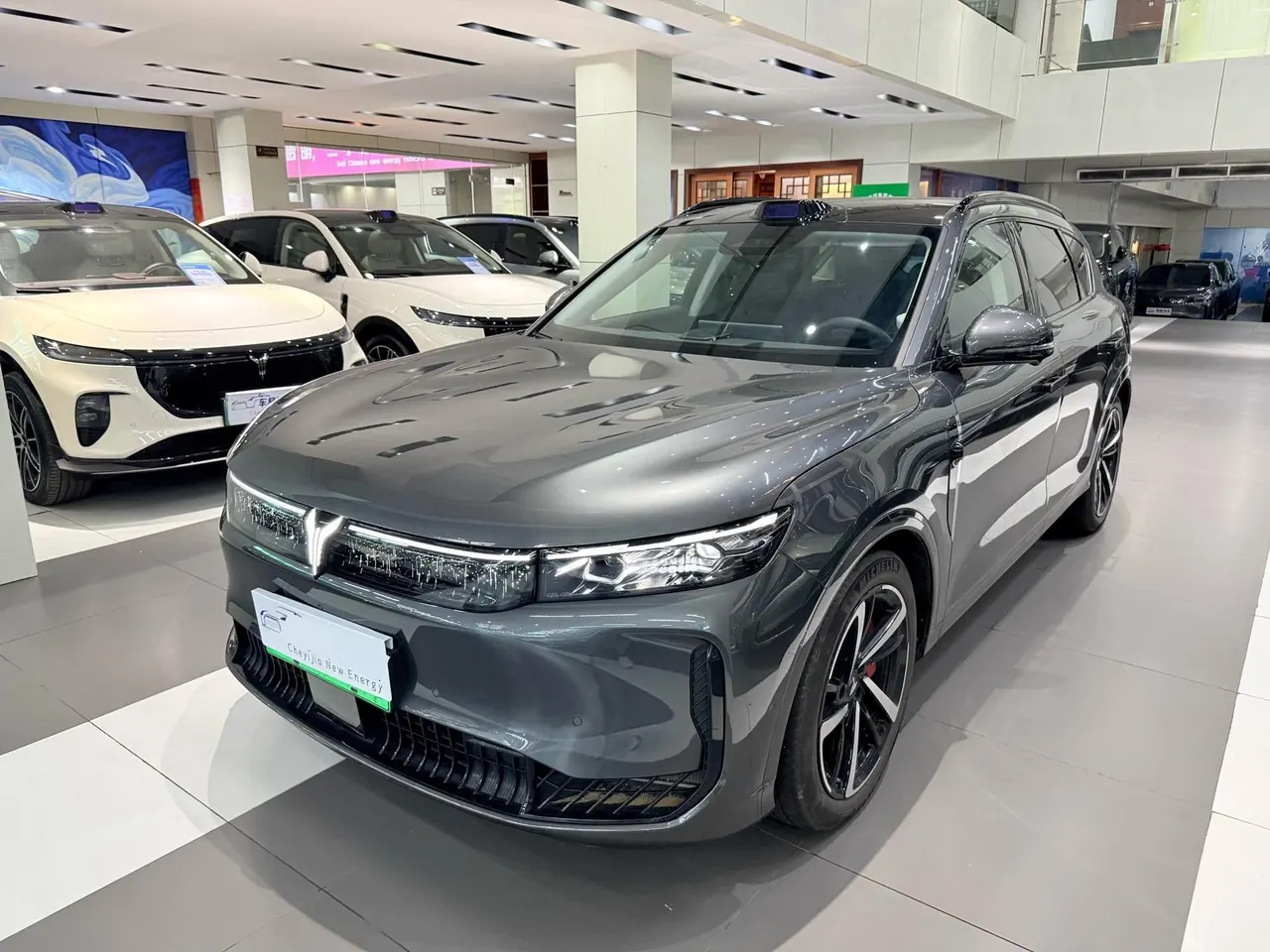 Open image lightbox: Voyah 2025 FREE four-wheel drive dry Kun version of automatic gear
