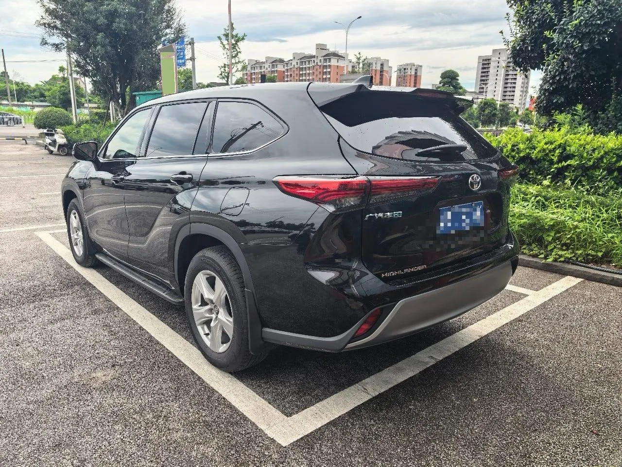 Toyota 2026 Highlander Dual Engine 2.5 Stepless Intelligent Electric Hybrid Two-Drive Elite Edition 5-seat Automatic Transmission 9