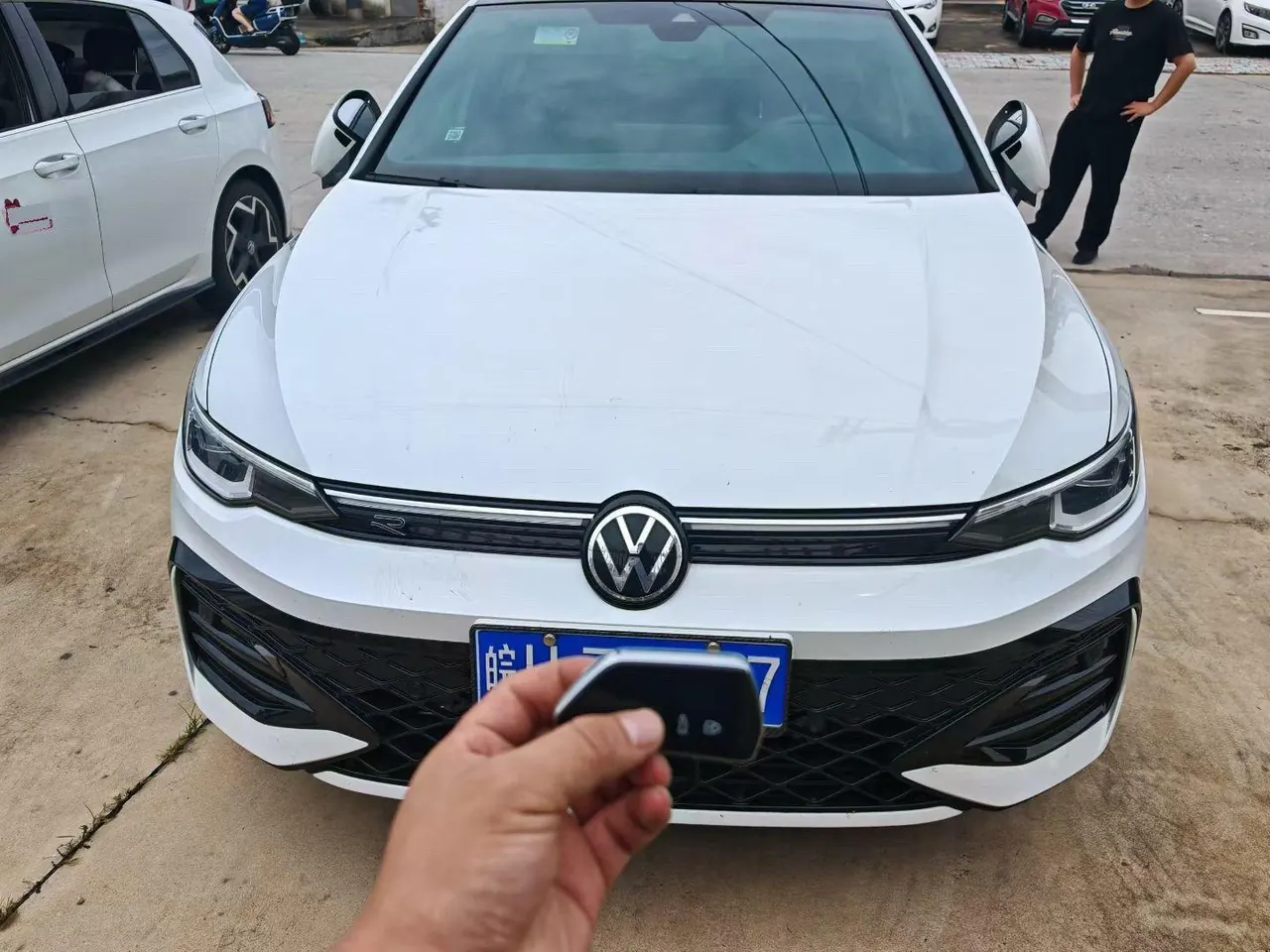 Volkswagen 2026 Golf 8 R-Line 1.5TSI 300TSI Automatic 2