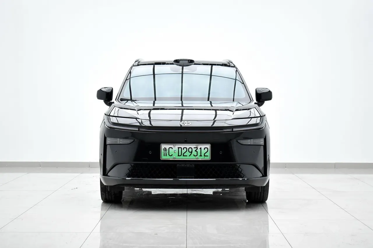 Toyota 2025 Platinum Intelligence 3X 520 Pro Advanced Intelligence Driving Edition Automatic Gear 2