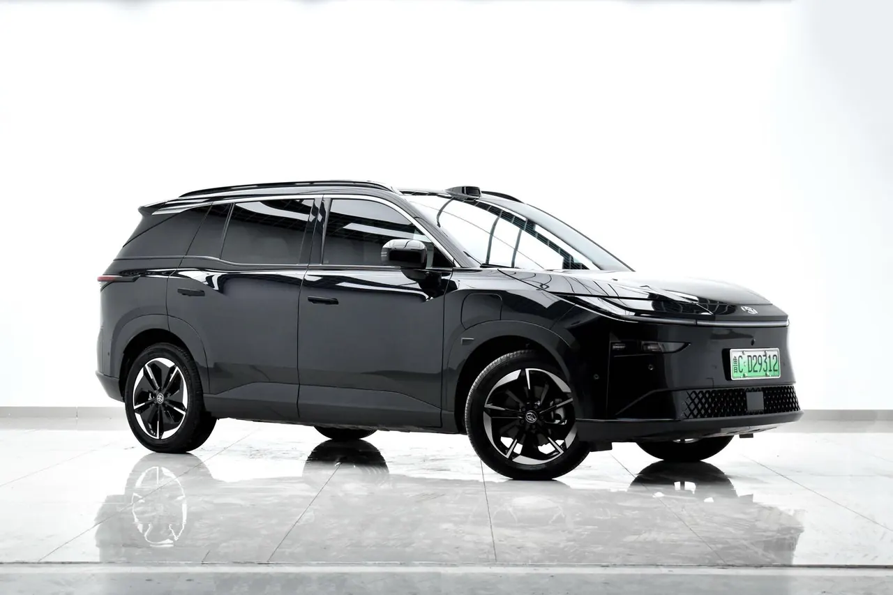 Toyota 2025 Platinum Intelligence 3X 520 Pro Advanced Intelligence Driving Edition Automatic Gear 3