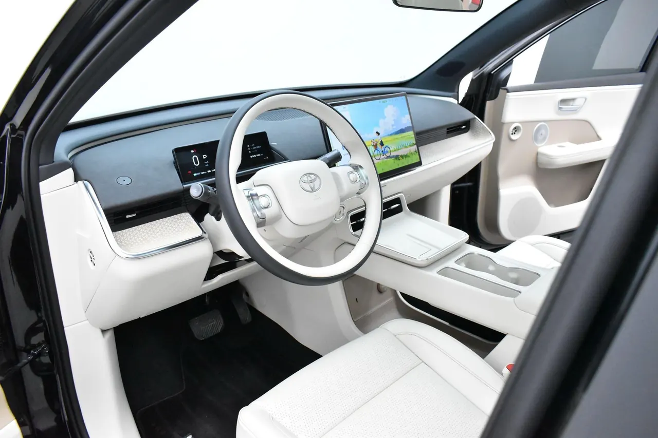 Toyota 2025 Platinum Intelligence 3X 520 Pro Advanced Intelligence Driving Edition Automatic Gear 8