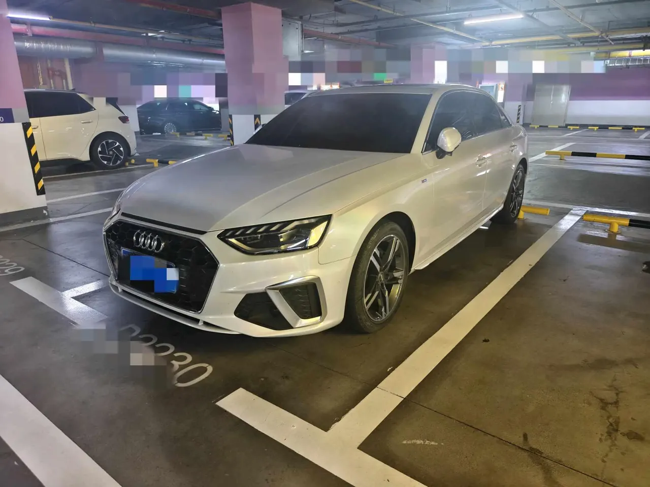 Open image lightbox: Audi 2022 A4L 2.0TFSI 40TFSI Deluxe Dynamic Automatic