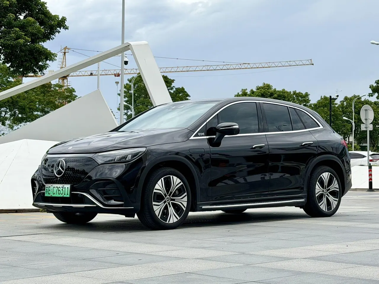 Open image lightbox: Mercedes Benz 2023 EQE SUV 350 4MATIC EQE SUV 350 4MATIC Deluxe Edition Automatic