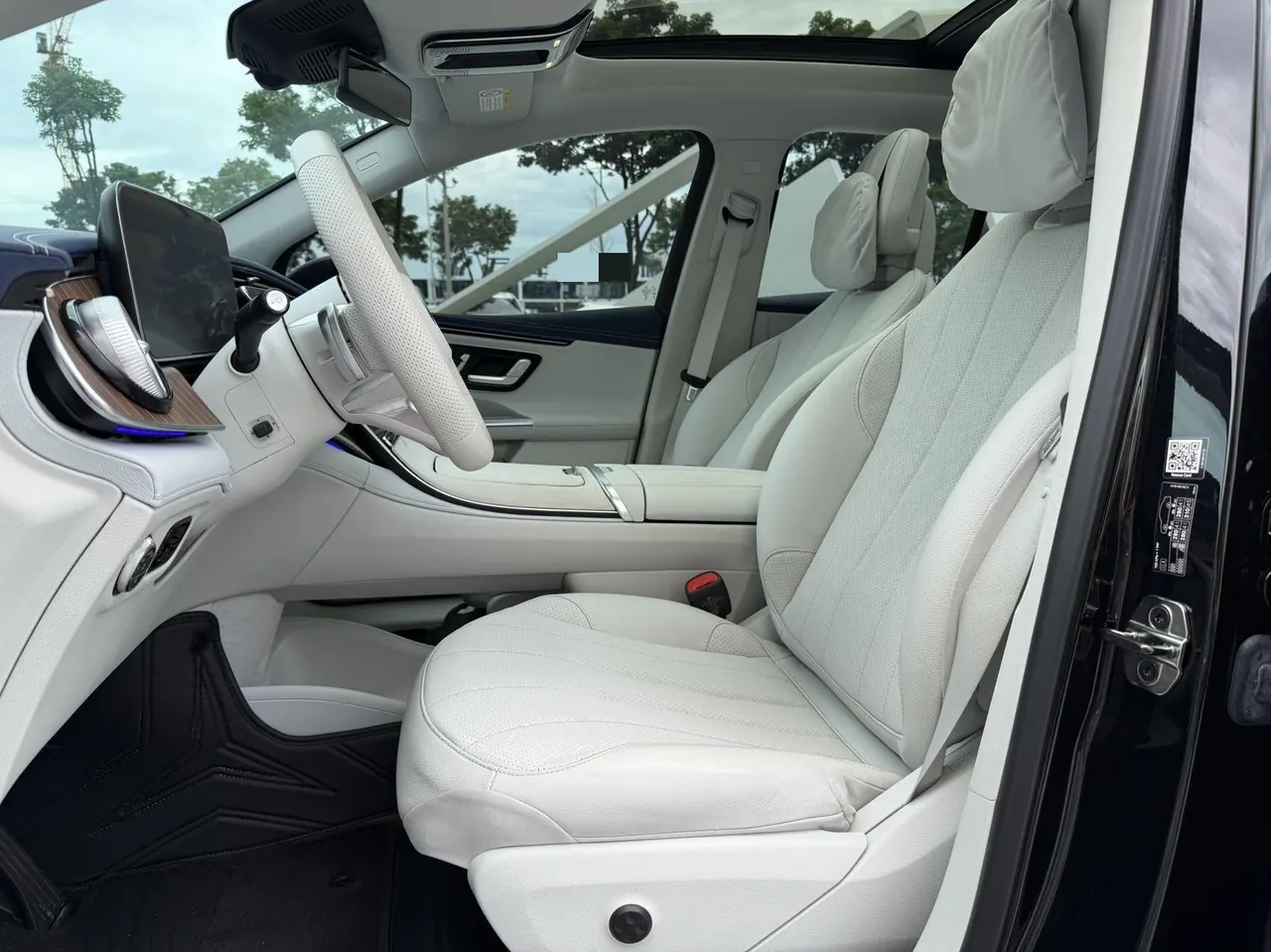 Mercedes Benz 2023 EQE SUV 350 4MATIC EQE SUV 350 4MATIC Deluxe Edition Automatic 6