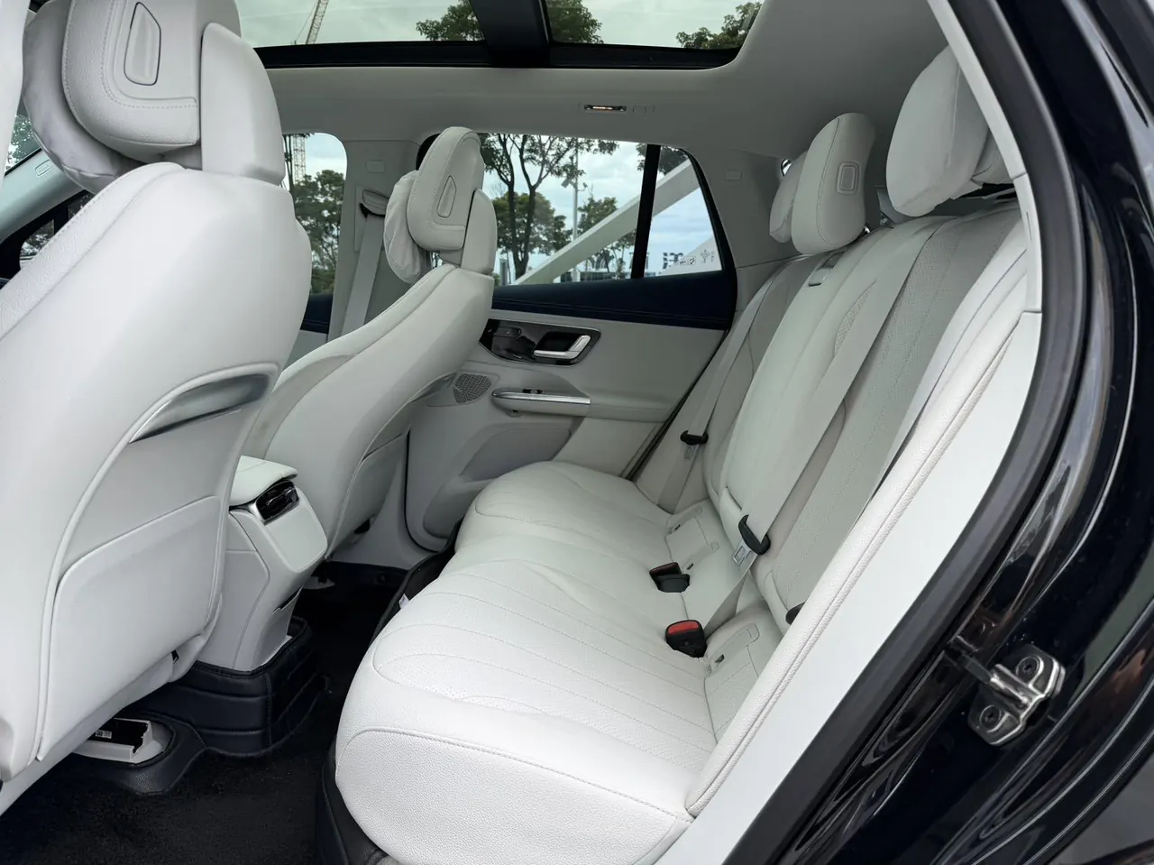 Mercedes Benz 2023 EQE SUV 350 4MATIC EQE SUV 350 4MATIC Deluxe Edition Automatic 7